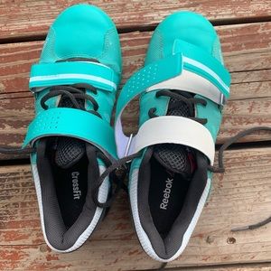 Women’s size 6 Reebok CrossFit lifters
